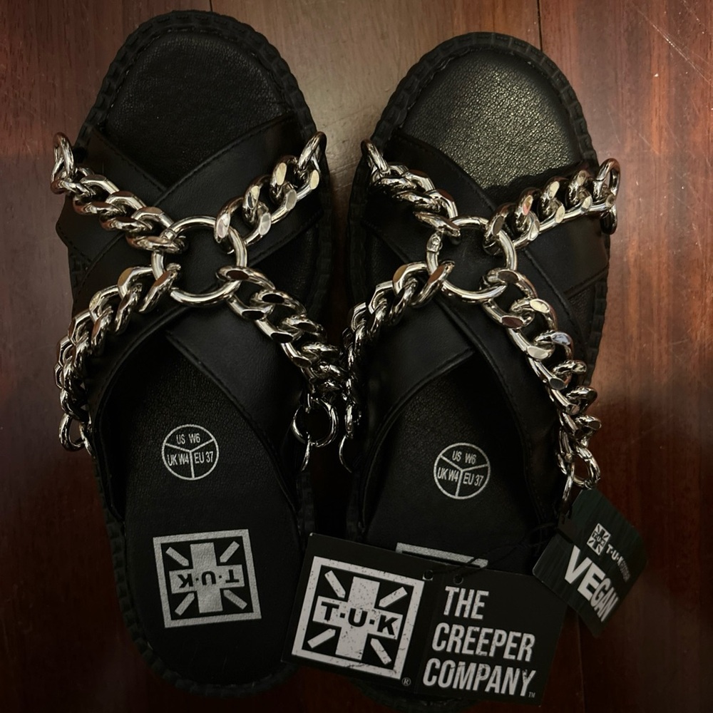 T.U.K Black the creeper company women’s  Sandals size 6 w/ Silver Chain Accents